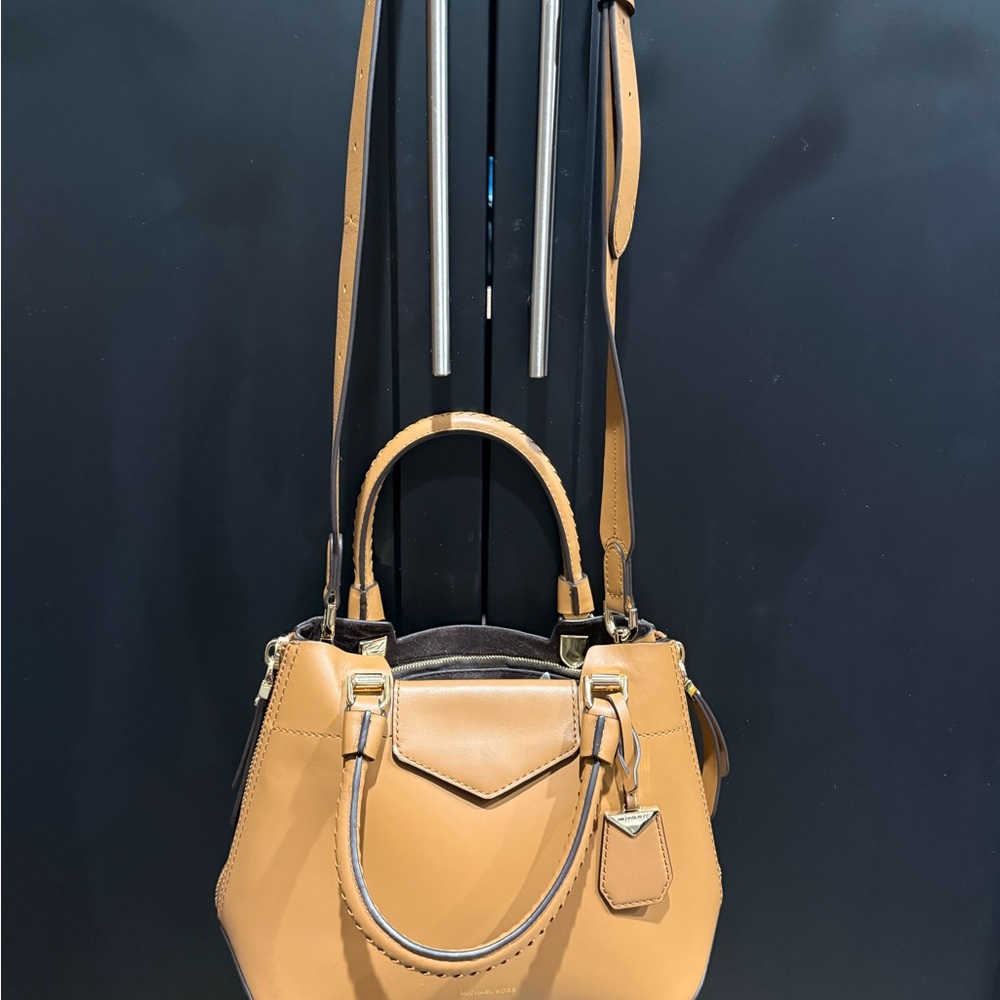 Michael Kors Elegant Tan Handbag
